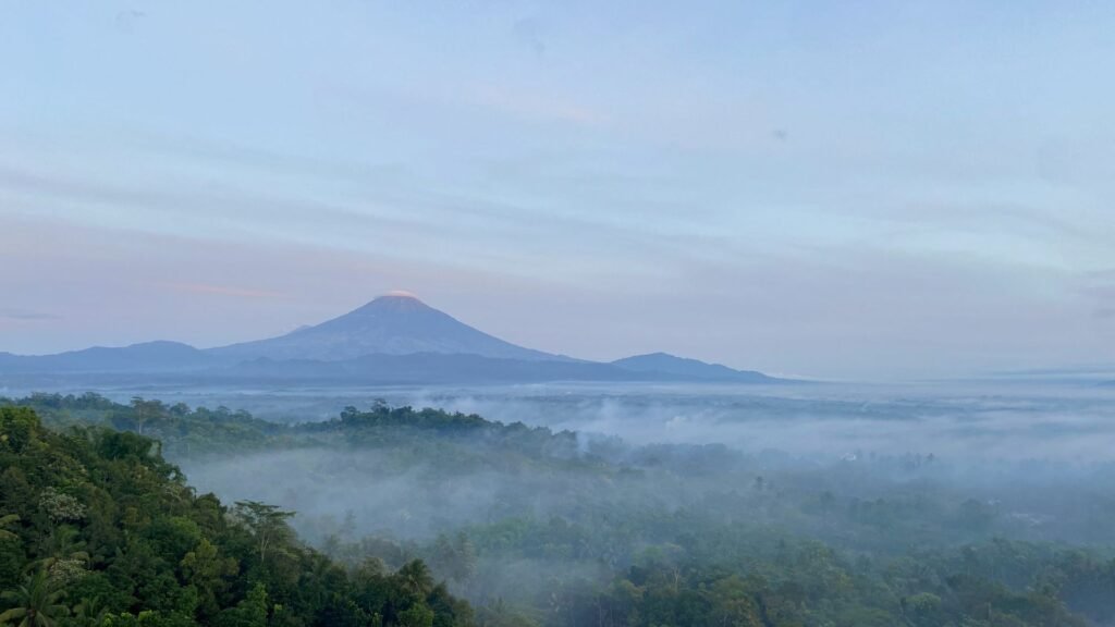 bukit rhema gereja ayam 